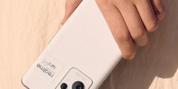 Флагманский смартфон Realme GT 2 Pro