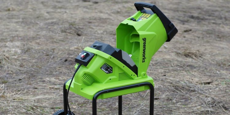 как подготовить участок к осени вместе с Greenworks