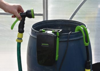 аккумуляторный насос для полива из бочки Greenworks G24SWP