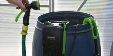 аккумуляторный насос для полива из бочки Greenworks G24SWP