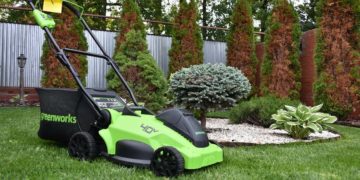 аккумуляторная газонокосилка Greenworks GD40LM16X