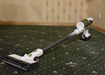 вертикальный пылесос Greenworks G24SVK4D