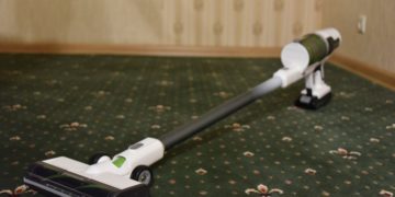 вертикальный пылесос Greenworks G24SVK4D