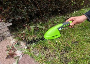 аккумуляторные садовые ножницы-кусторез Greenworks 3,6 В