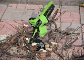 аккумуляторная цепная пила Greenworks GD24CSMNX