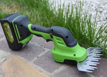 аккумуляторные ножницы-кусторез Greenworks G24SHT